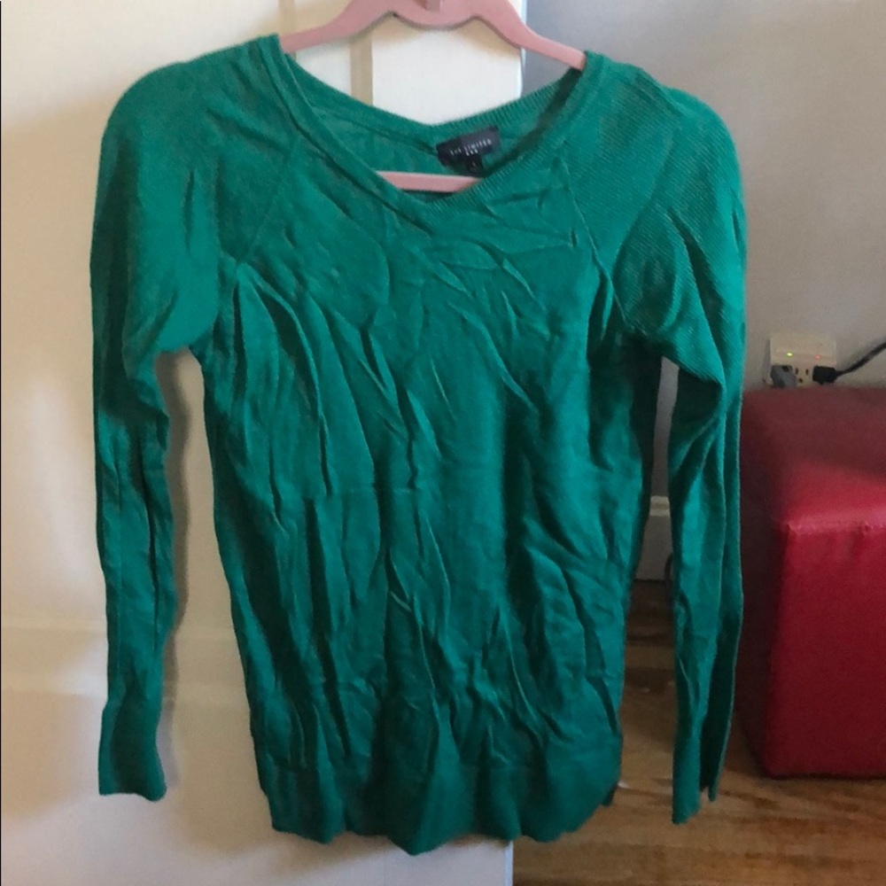 Green v neck sweater